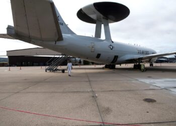 AWACS demonstrates historic firsts, receives, processes in-air EW updates in minutes > Air Force > Article Display