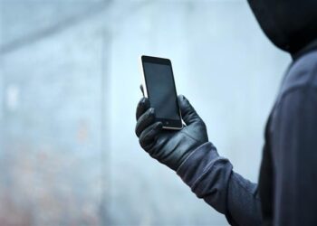 Hacker claims to have stollen 400 million Twitter user records