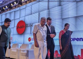 Pinarayi Vijayan inaugurates Huddle Global, focuses on jobs creation in emerging technologies