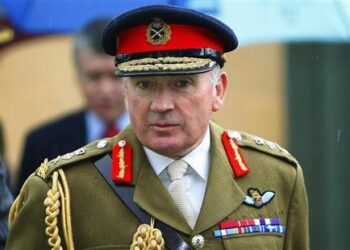 Former top British officers spoke of lobbying for money – paper