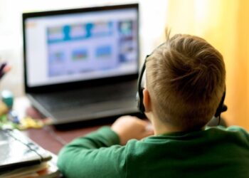 Why are Pennsylvania cyber charter schools allowed to have large fund balances?